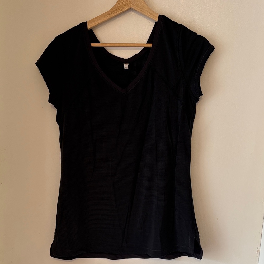 Lululemon Size 6 V neck top